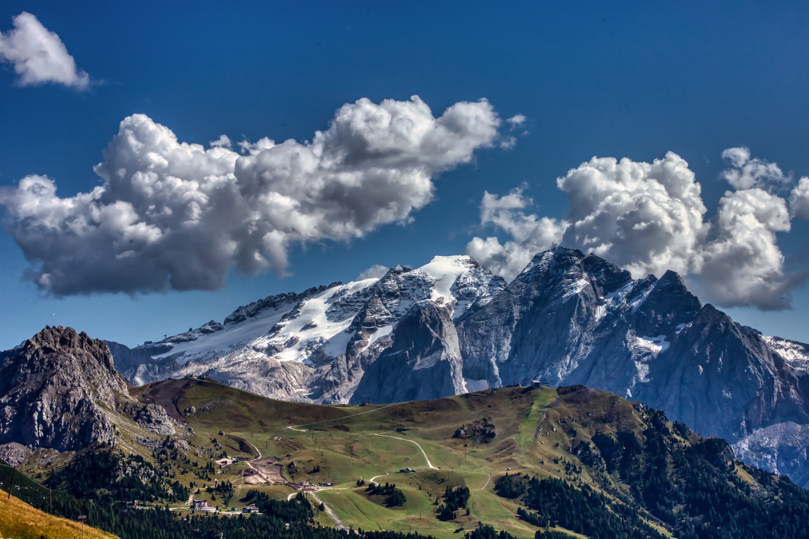 Marmolatagruppe mit Gletscher.