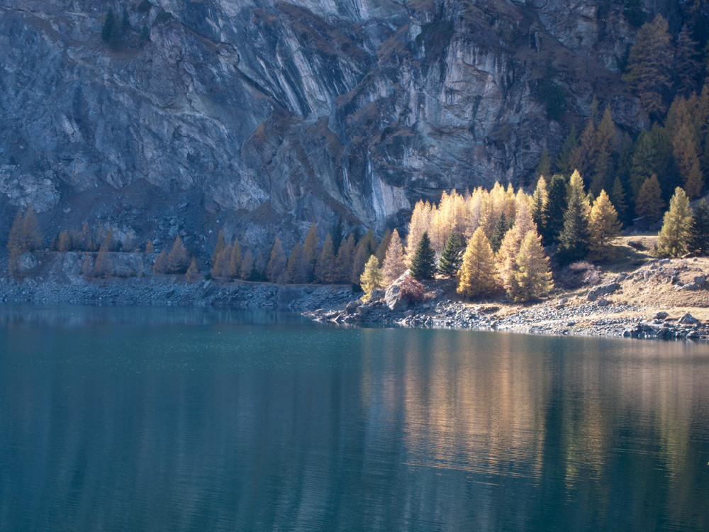 Marmorera Stausee im Herbstlicht