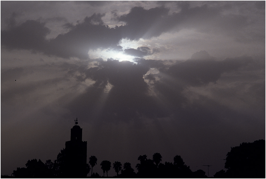 MAROC - MARRAKESCH - ABENDSTIMMUNG (0003)