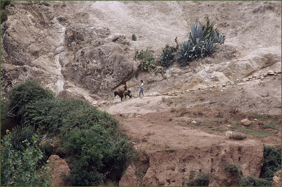 MAROC - OKKIMEDEN - "DEN PFAD HERUNTER"