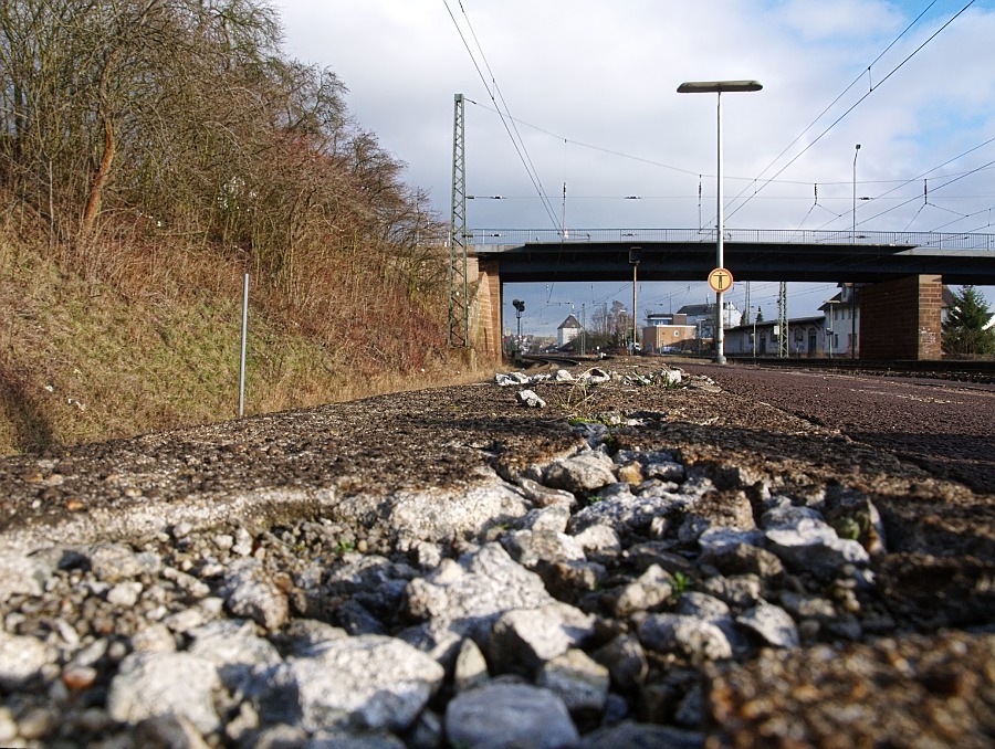 Maroder Bahnsteig