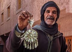 marokkanischer Schmuckverkäufer