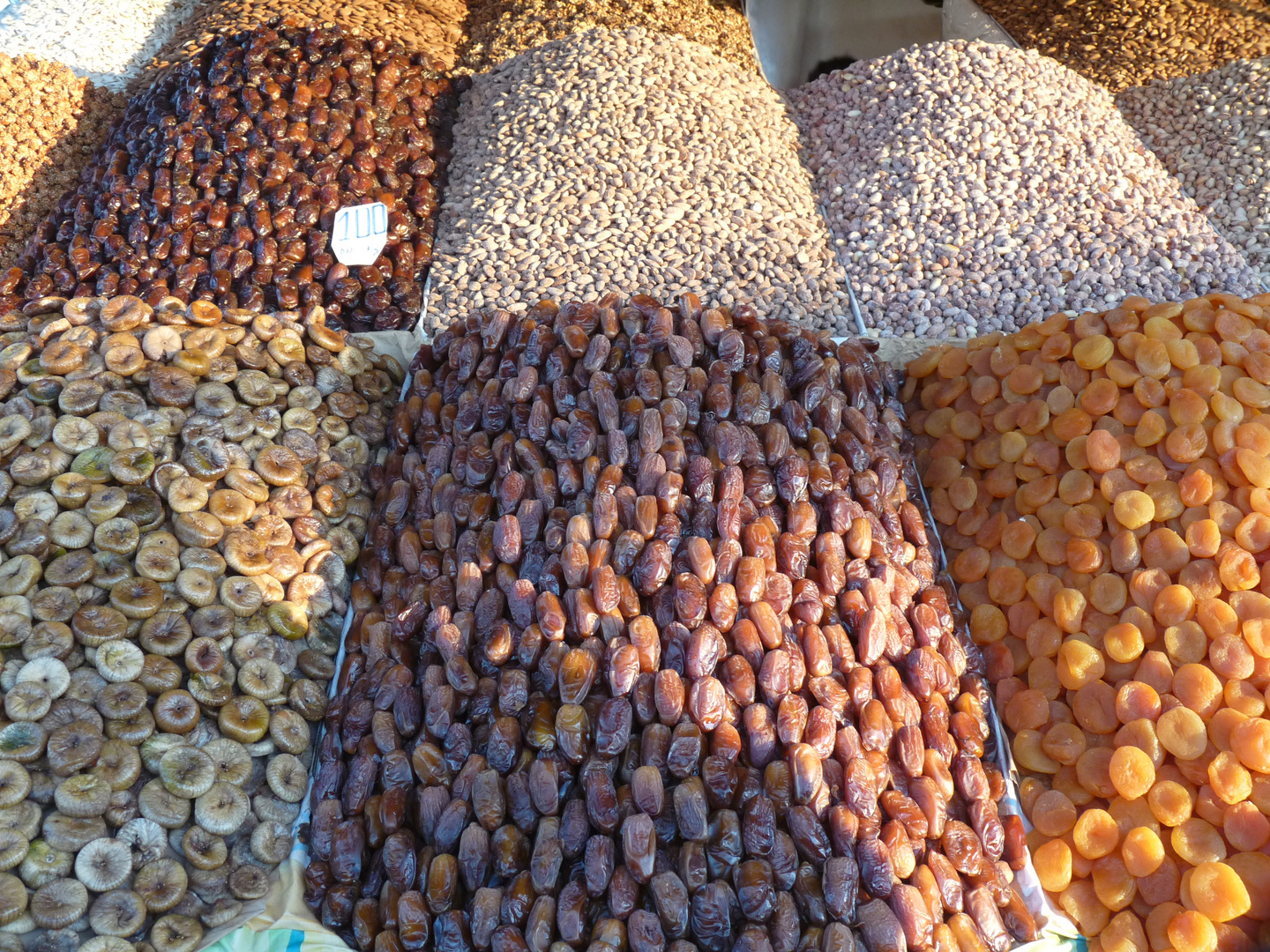 Marokko - *Süße Verführungen* (Markt von Marrakesch)