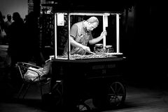 maroon-seller, istanbul, turkey