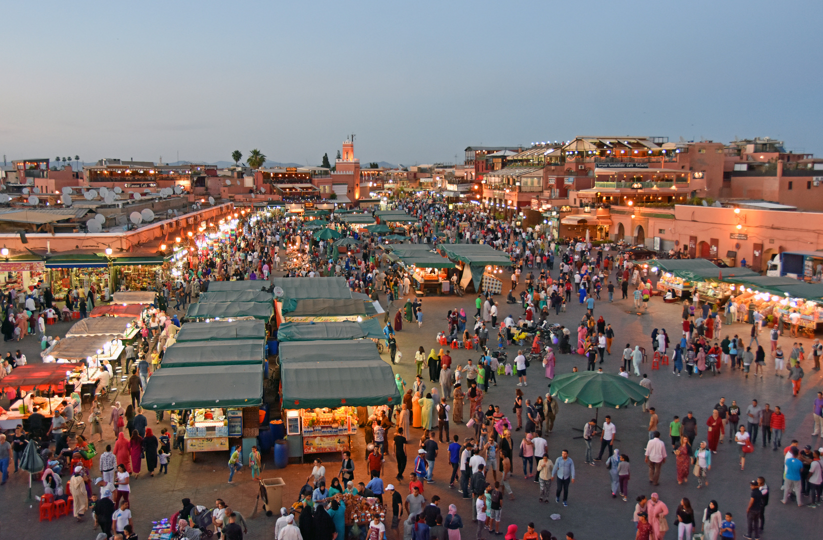 Marrakesch, abends auf dem "Platz der Geköpften"