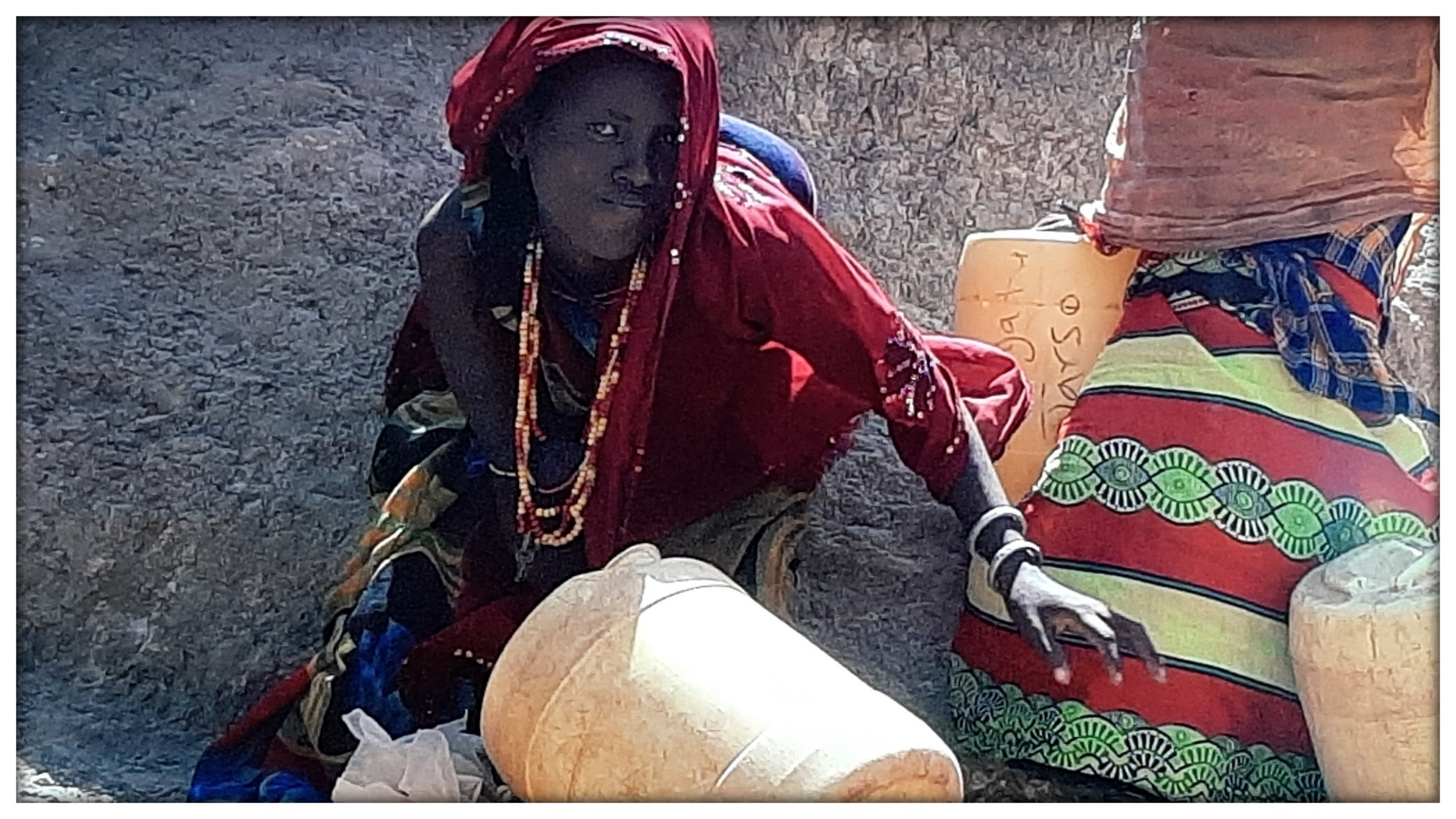 Marsch des Überlebens: Frauen beim Wasserholen im Norden Kenyas