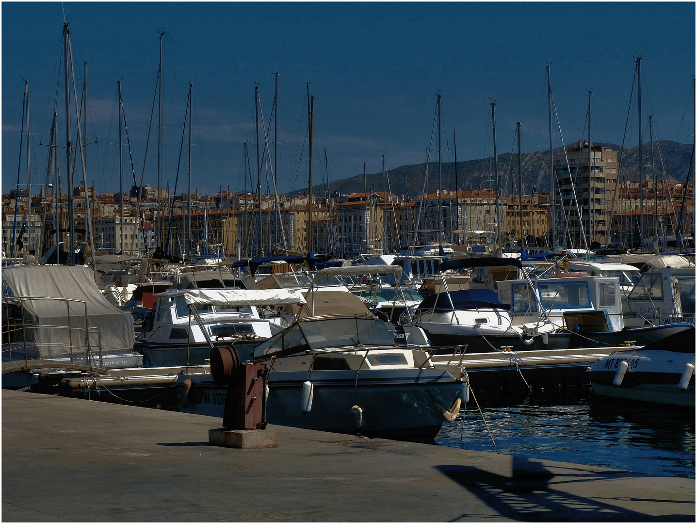 Marseille en noir