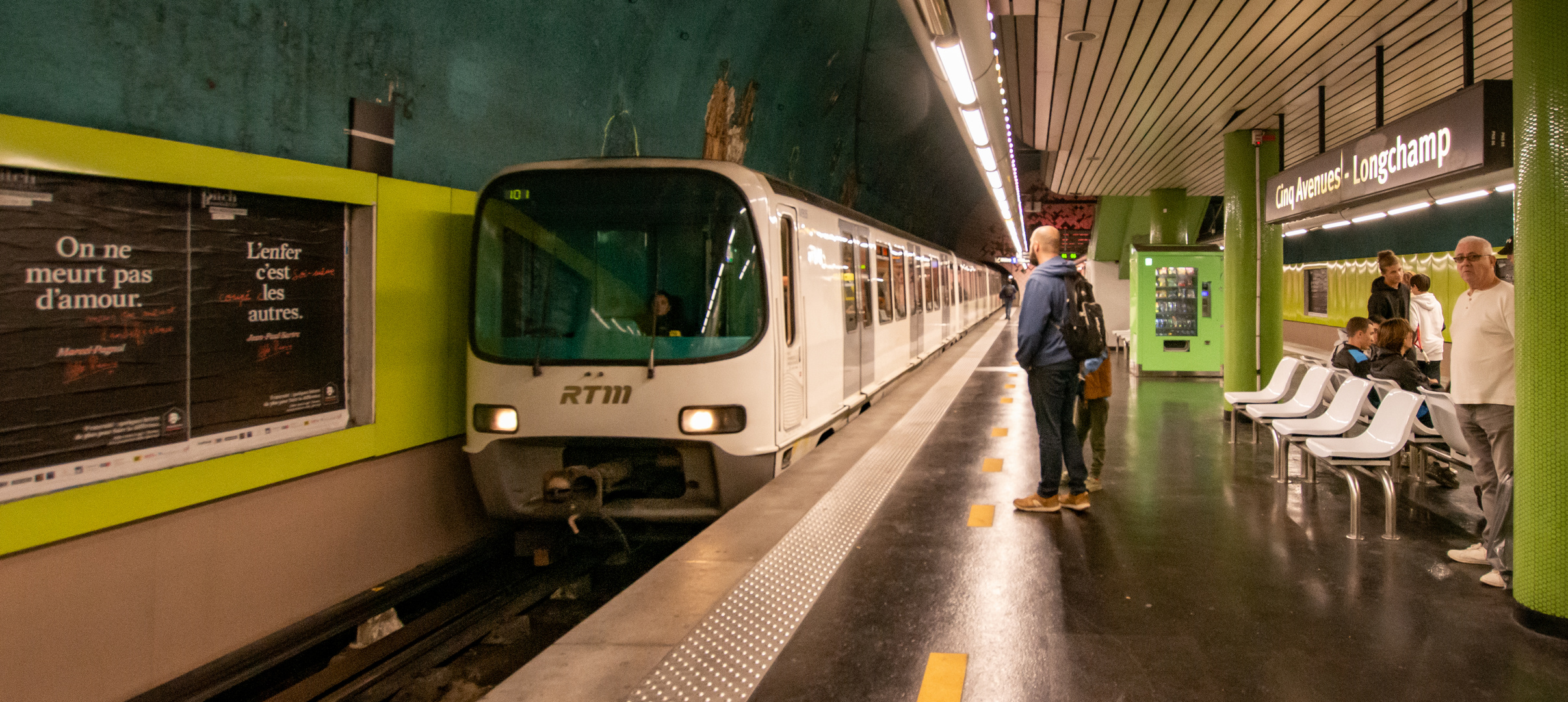 Marseille - Metro Cinq Avenues Longchamp