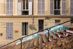 Marseille - Norte Dame du Mont - Escaliers du Cours Julien - 02