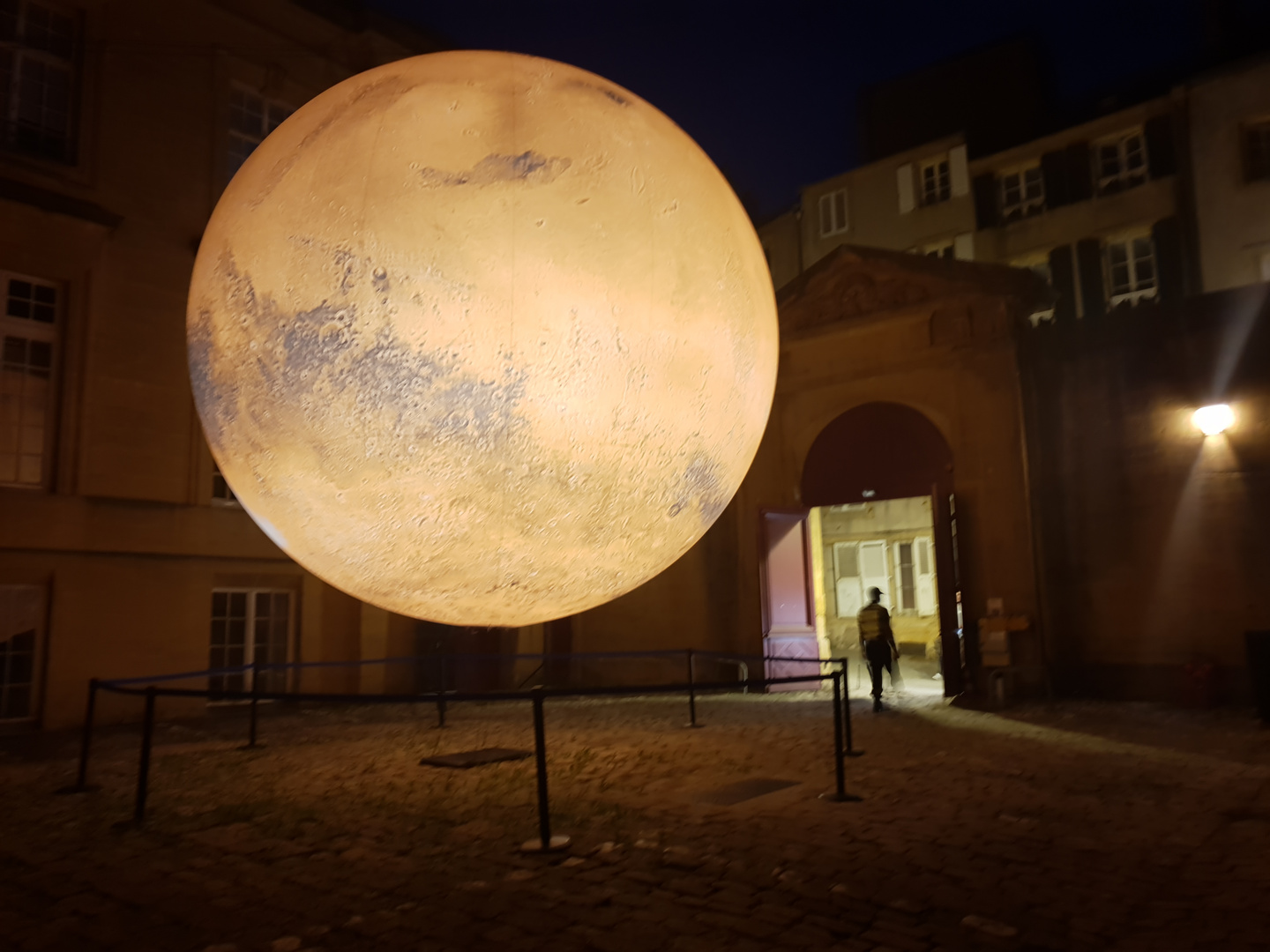 Mars_luke jerram_hotel de ville_constellations 2021