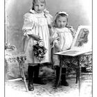 Martha und Karolina Sommer, ca 1899