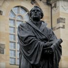 Martin Luther, Denkmal auf dem Platz vor der Frauenkirche zu Dresden