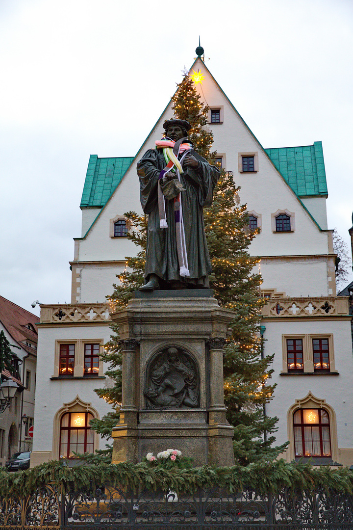 Martin Luther friert nicht im Advent