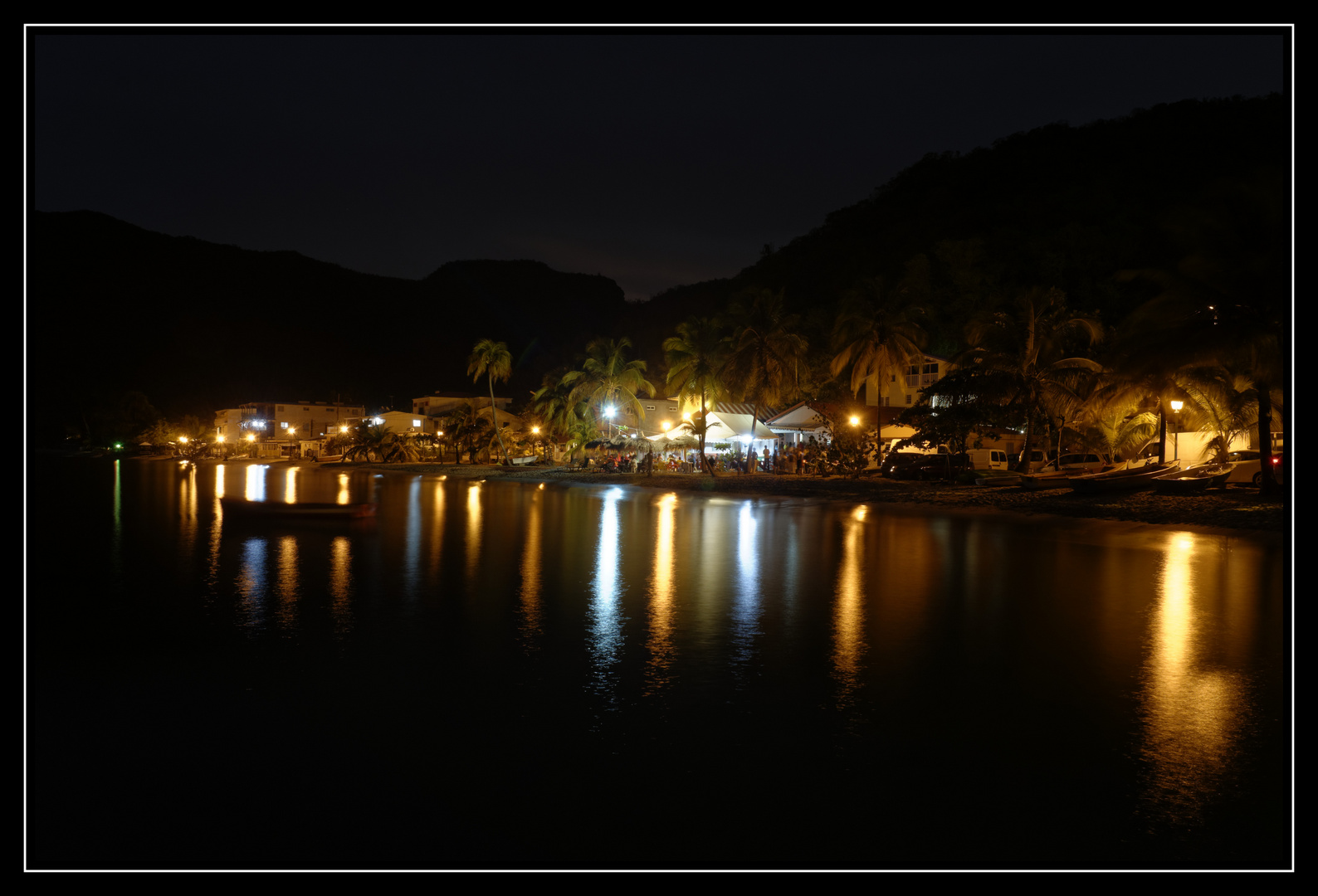 Martinique - Diner dansant les pieds dans le sable