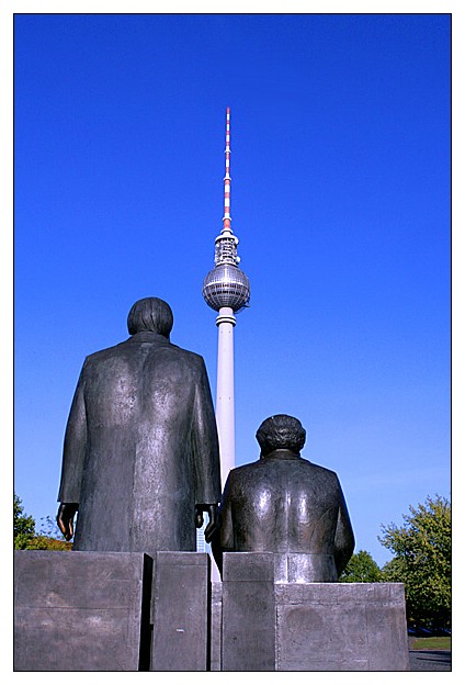 Marx, Engels und der Turm