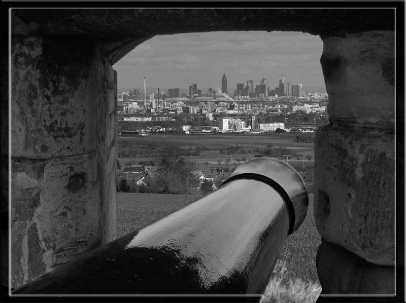 Marxheimer Hochfeld mit Blick auf Frankfurt.