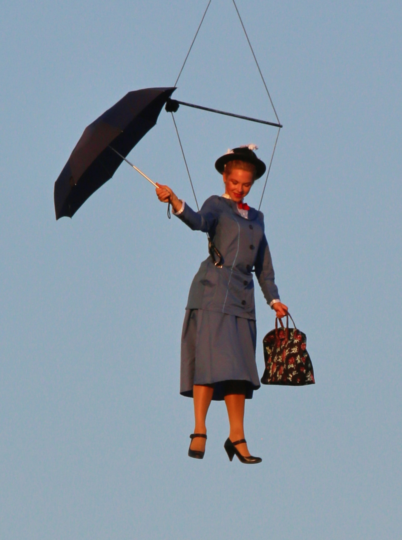 Mary Poppins im Anflug