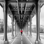 Mary sous le métro