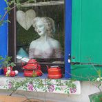 Marylin am Fenster