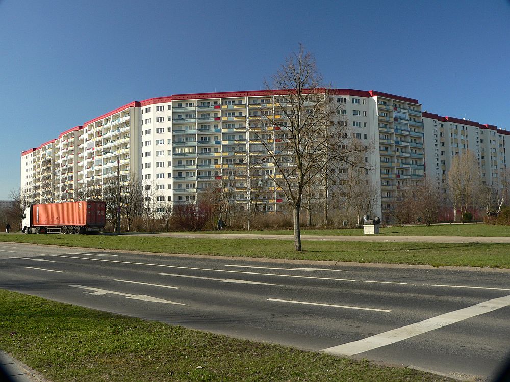 Marzahn hinter Freizeitforum