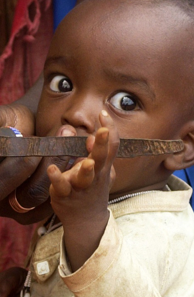 Masai baby in Kenia - sprechende augen