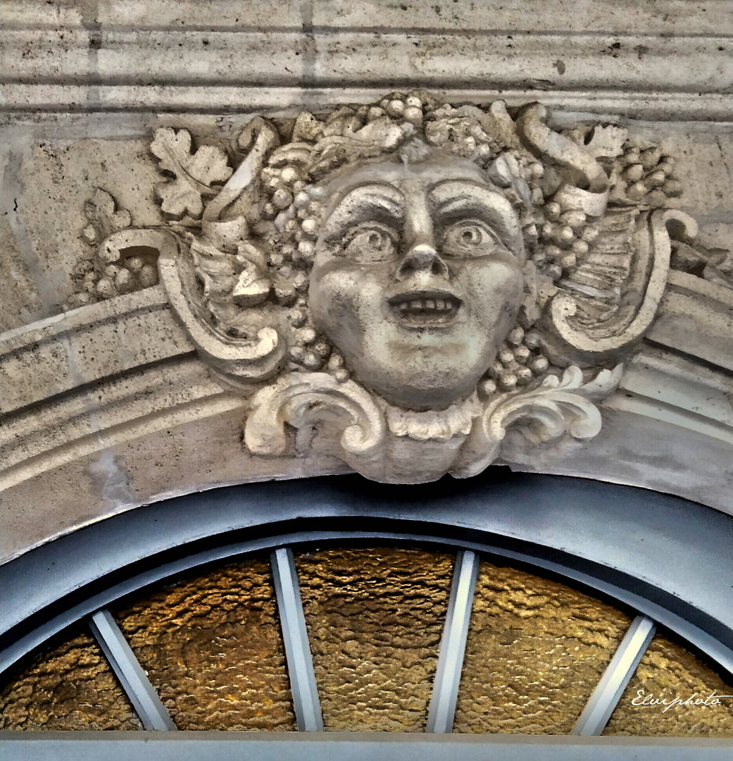 Mascaron 