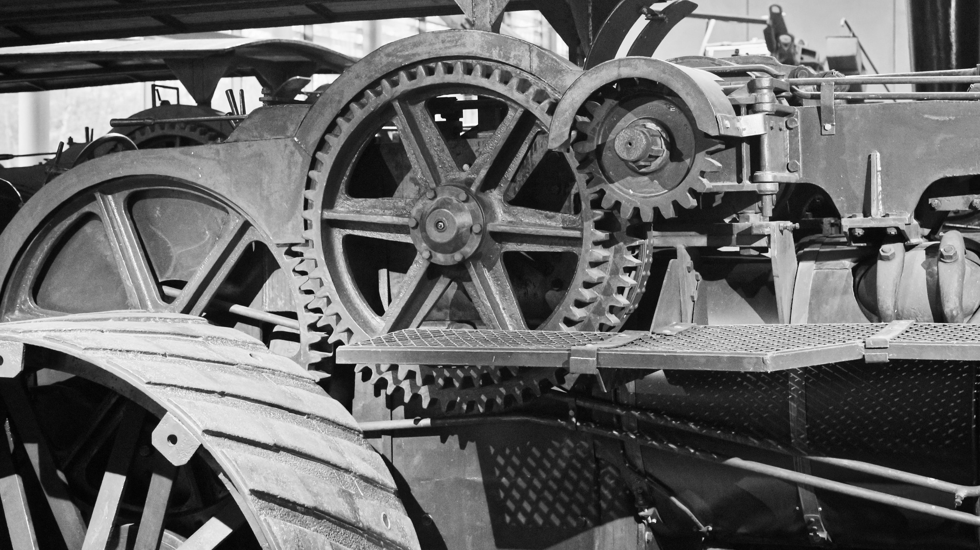 Maschinendetail im Emsland-Moormuseum (2014_10_21_EOS 6D_7559sw_ji)