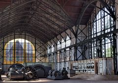 Maschinenhalle Zeche Zollern mit Schalttafel