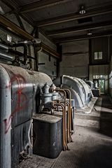 Maschinenraum einer Papierfabrik 