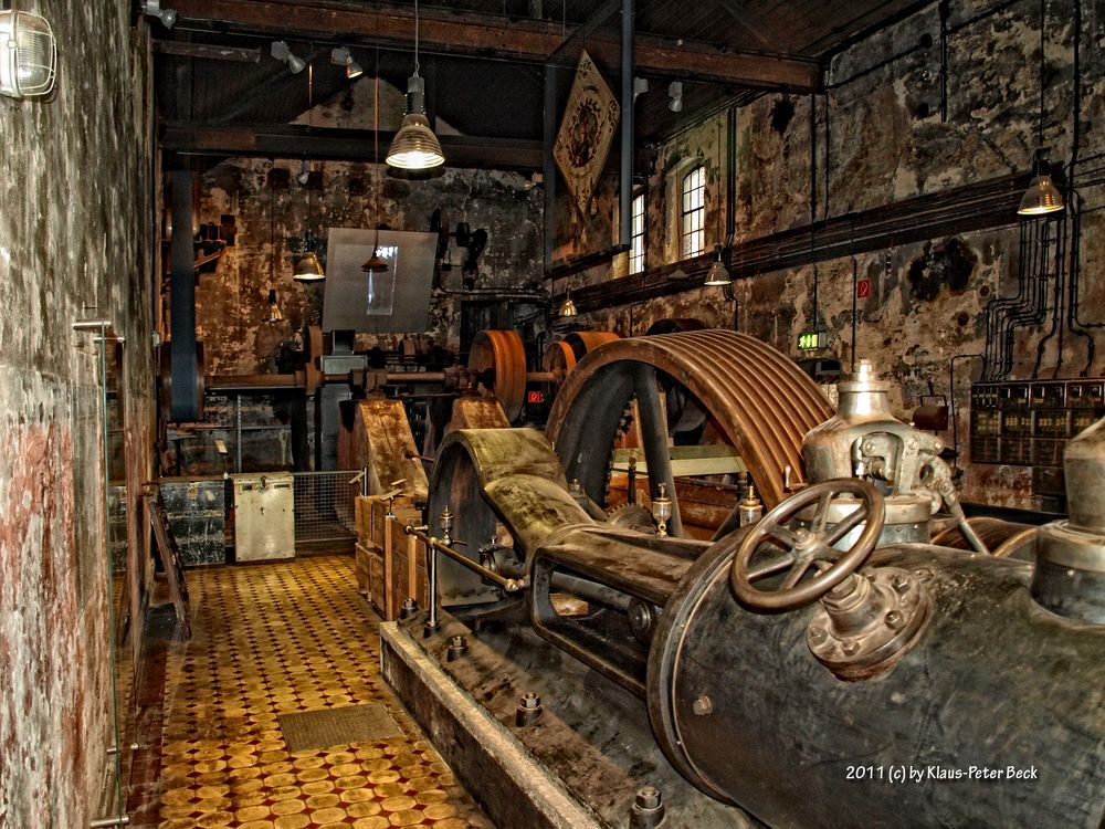 Maschinensaal in einer alten Gesenkschmiede