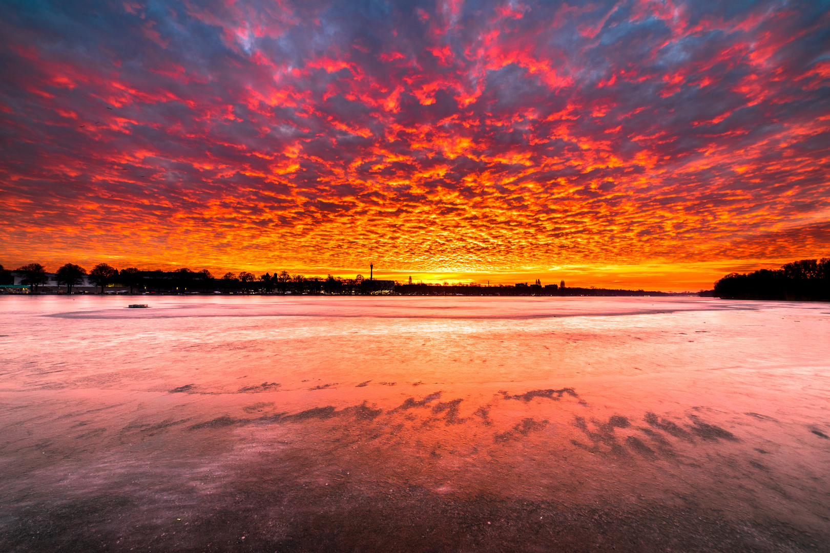 Maschsee in Flammen