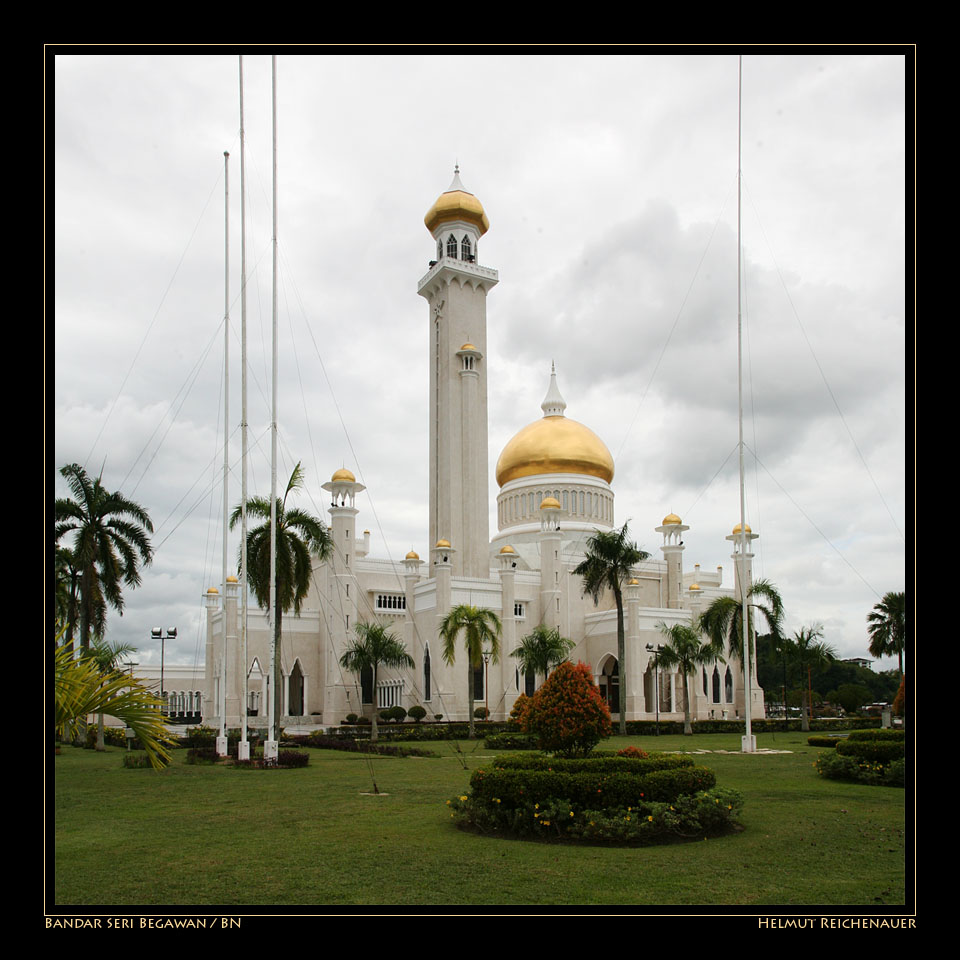 Masjid Omar Ali Saifuddien II, Bandar Seri Begawan / BN