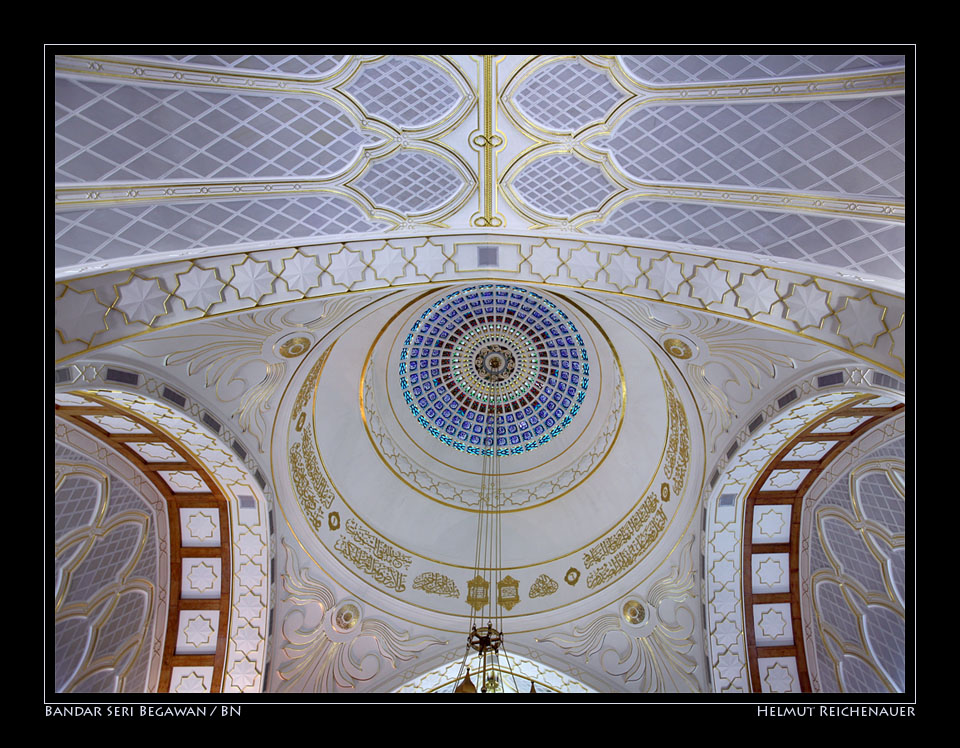 Masjid Omar Ali Saifuddien V, Bandar Seri Begawan / BN