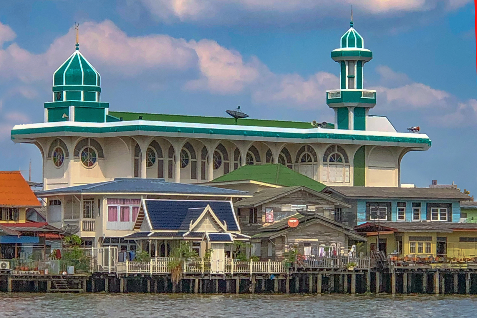 Masjid Riyaditsunan at Chao Phraya