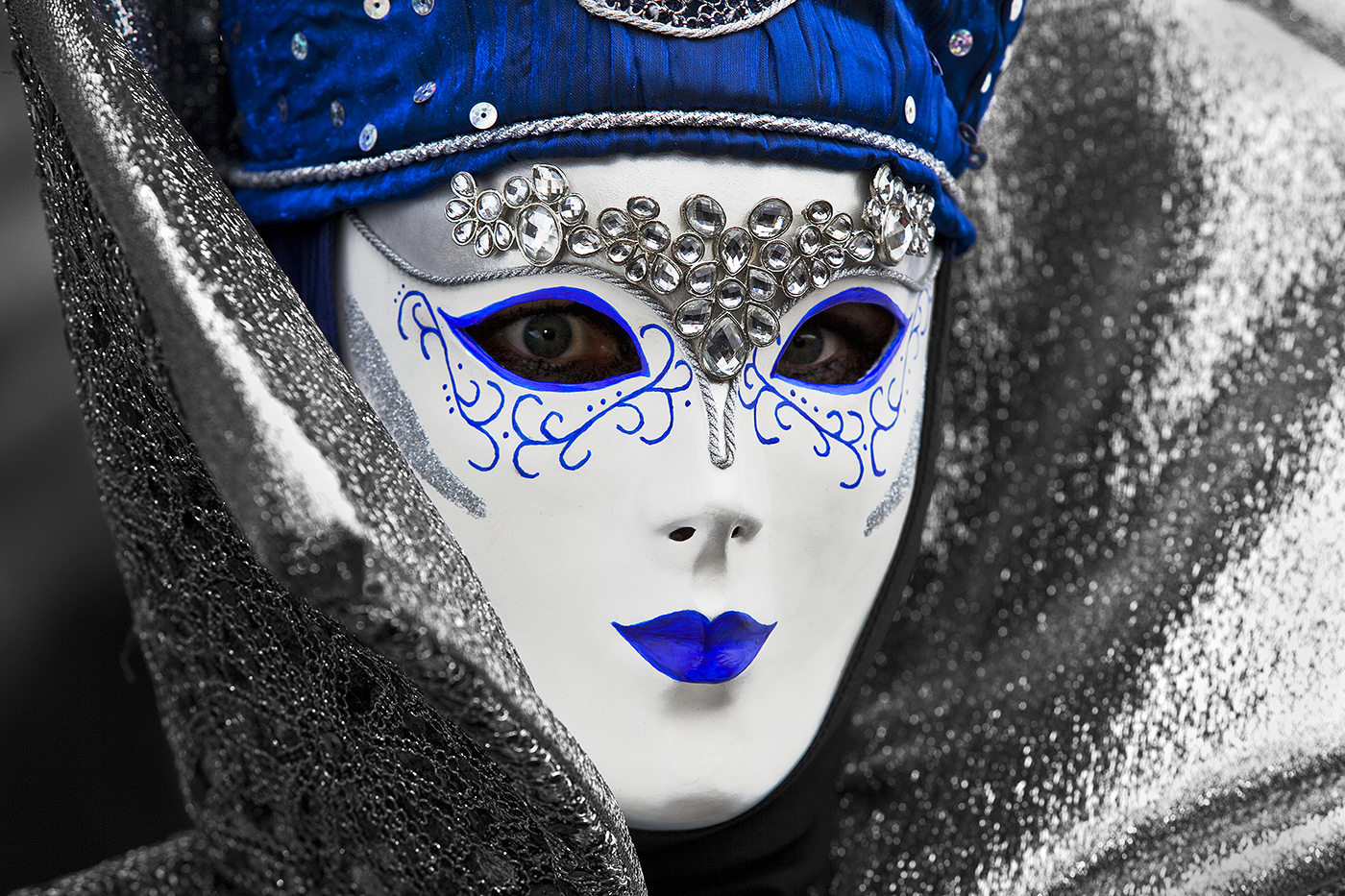 Maske blau-weiß