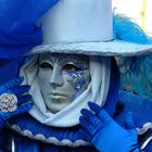 Maske in Blau