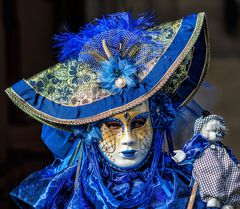 Maske in blau