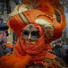 Maske in orange