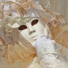 Maske in Pastell