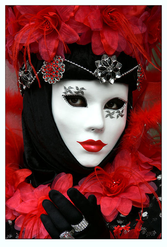 - Maske in ROT -