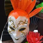 Maske und Blume aus Schokolade