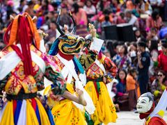 Maskentanz beim Tempelfest