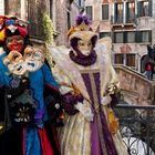 Maskenzauber in der Altstadt von Venedig