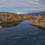 Maslenica Brücke gespiegelt