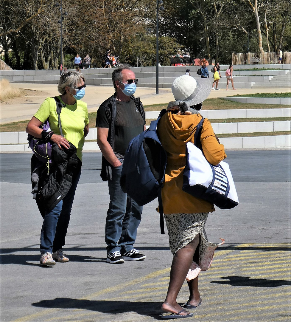 Masque ou chapeau 