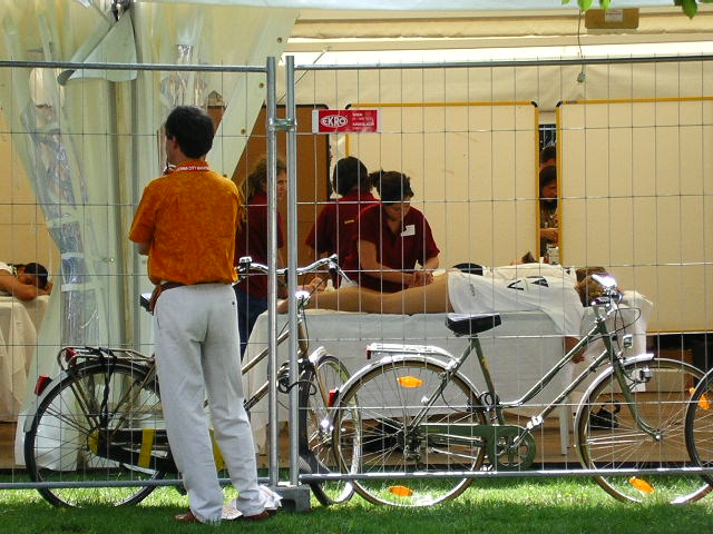 Massagezelt beim Wiener Volkslauf 2005