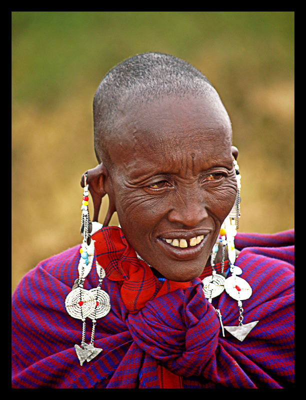 Massai Frau mit großen Ohren