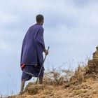 Massai Guide auf einer Wanderung.