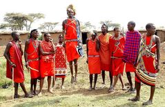 Massai-Krieger beim Tanz 1