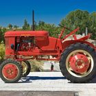 Massey-Harris Traktor bei einer Bodega in Sotillo, Spanien